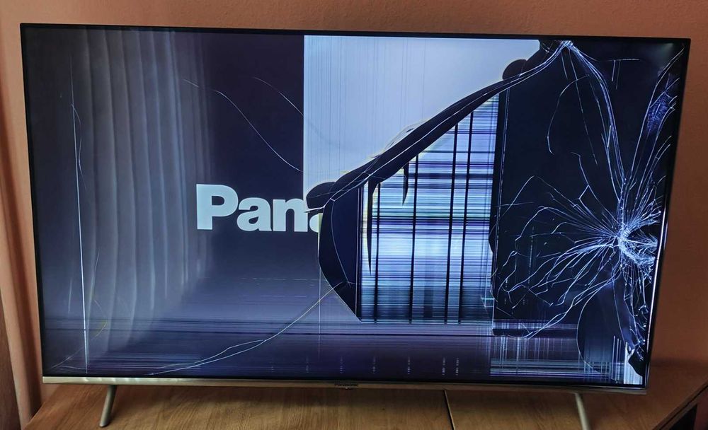 Продам 4K HDR телевізор Panasonic на запчастини