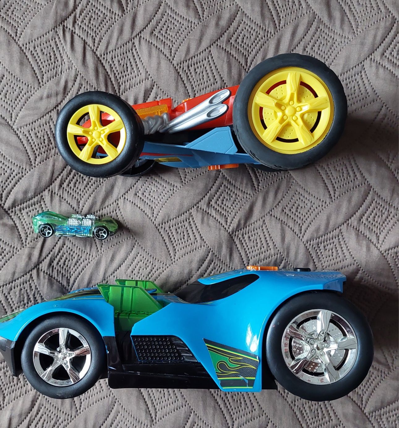 Hot  Wheels інтерактивні машинки.