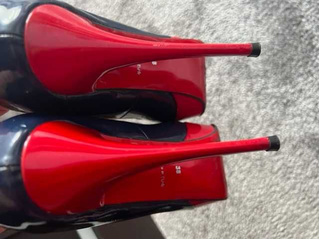 Pantofle, czółenka rozm. 38