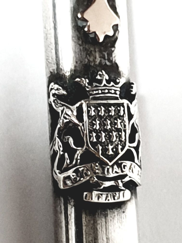 Antigo pendente lápiseira de chatelaine francesa  brasonada