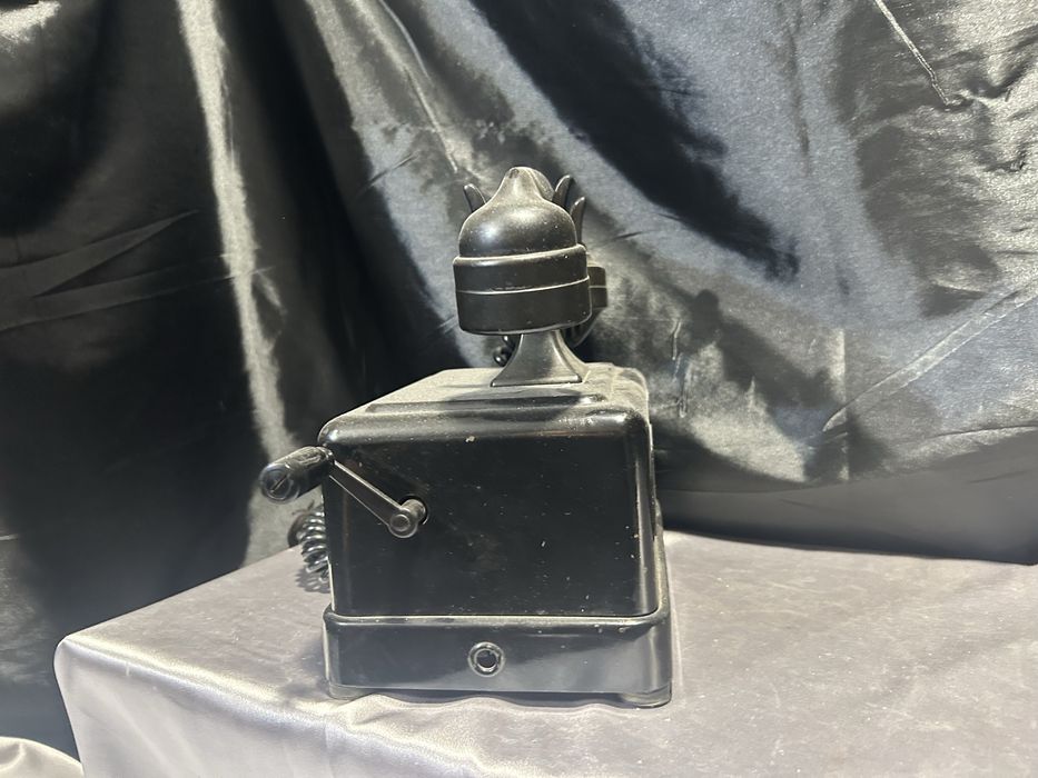 Stary Telefon na Korbkę – Antyk, Bez Cyferblatu