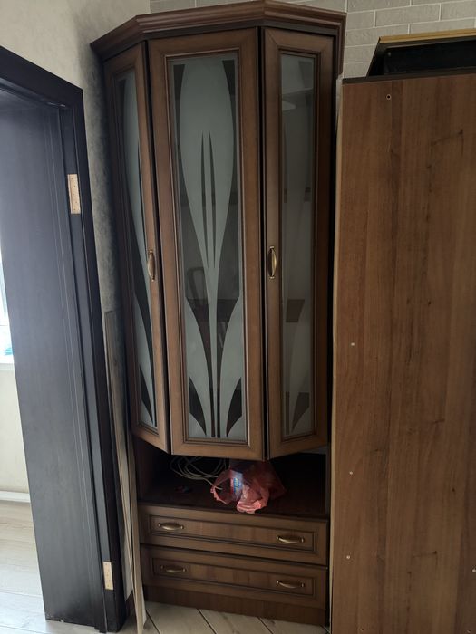 Прода стінку з чотирьх елементів