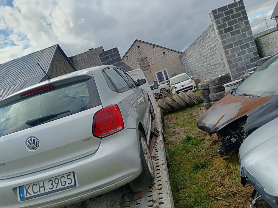 Klapa tylna VW polo 6r kapletna srebrna la7w