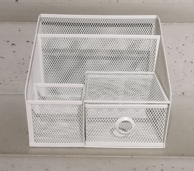 Biały organizer na biurko IKEA Dronjons