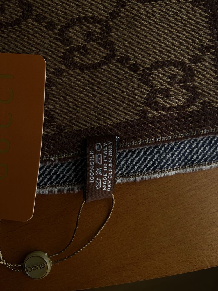 Écharpe Gucci novo
