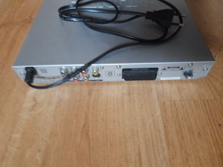 Продаю DVD Плеер H-DVD5042-N