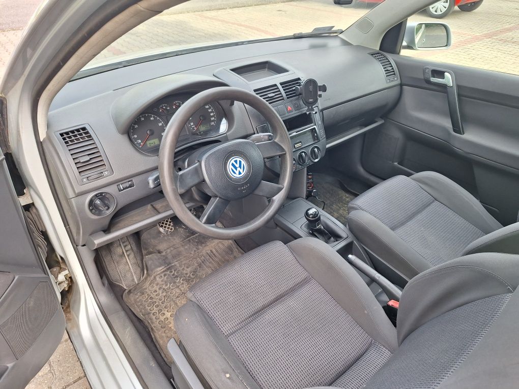 Volkswagen VW Polo IV 9N 1.4 16v 75KM 2002r. 3 drzwi
