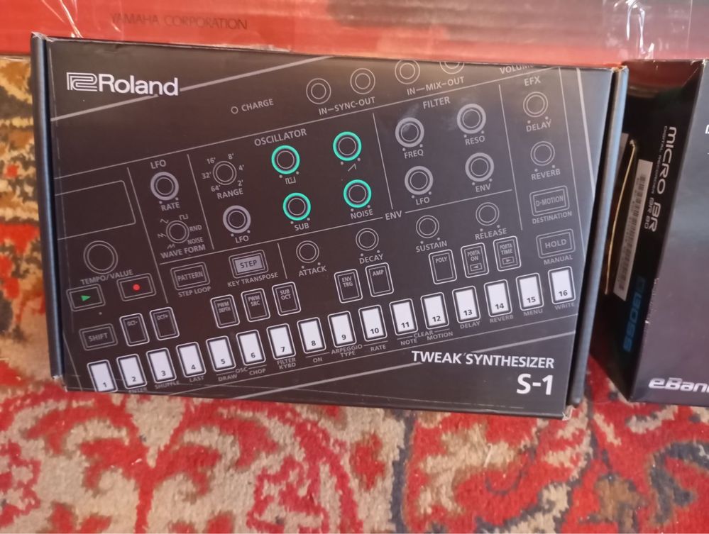 Roland tweaky synth ( s-1 )