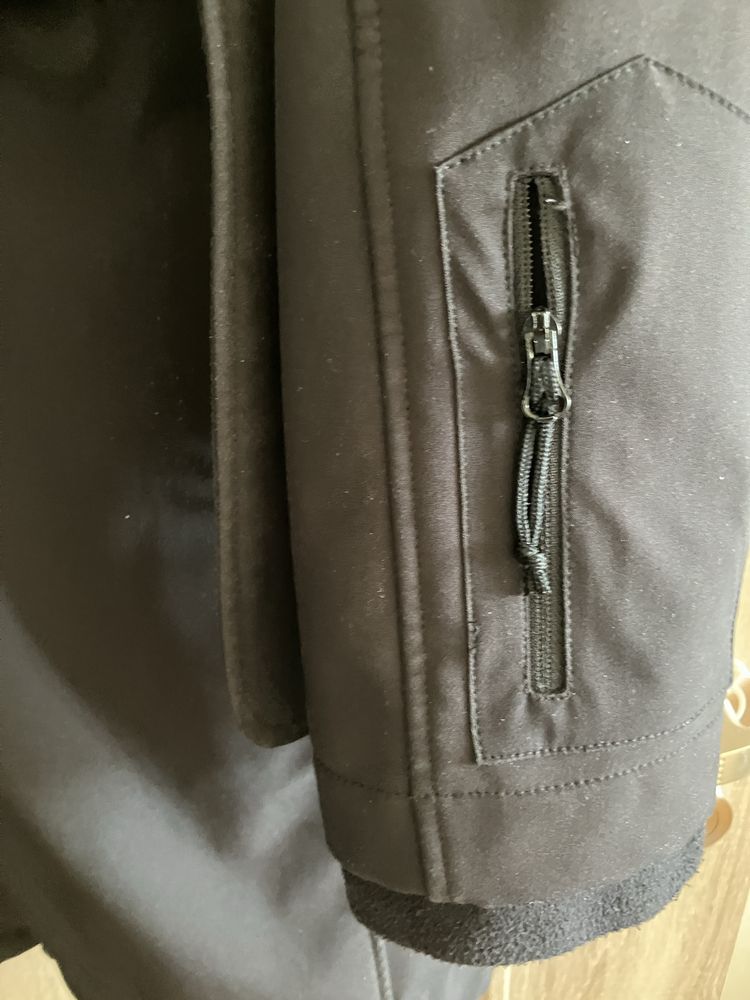 Płaszcz softshell z paskiem