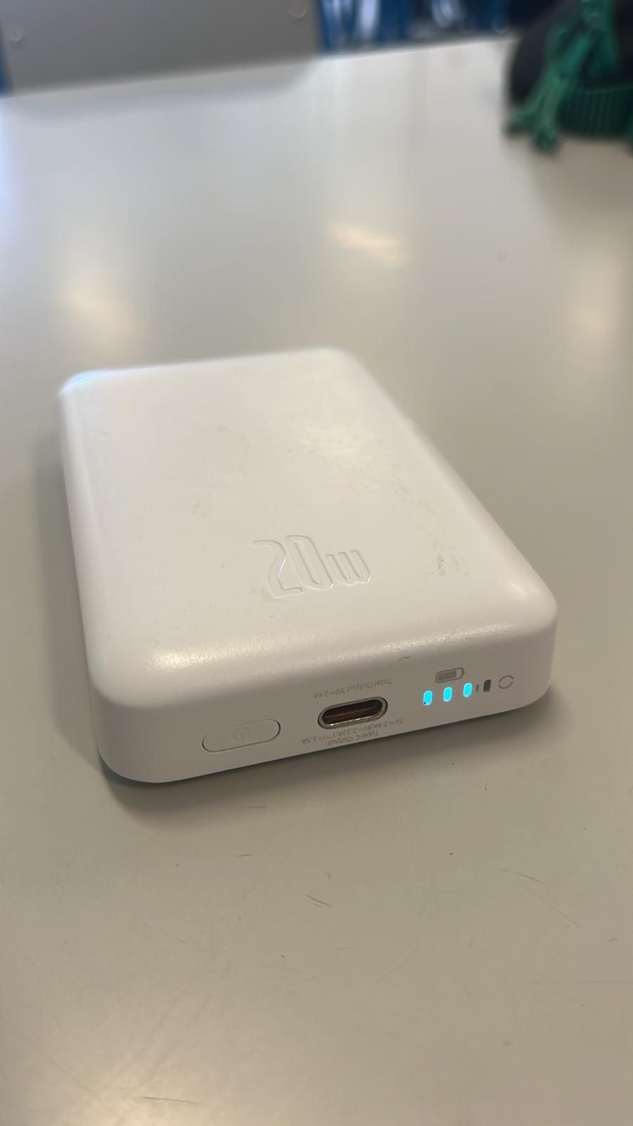 Power Bank Baseus Magnético 20W  Sem Fios MAGSAFE