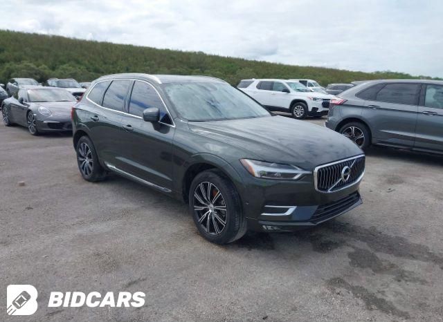 Blotnik przod  prawy volvo xc60 II 724