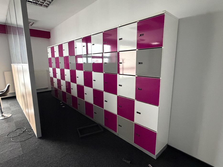 Szafa typu LOCKER z 10 komorami MDD bardzo ładny stan kolor FIOLET