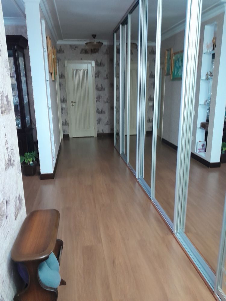 Продається З кімнатна квартира