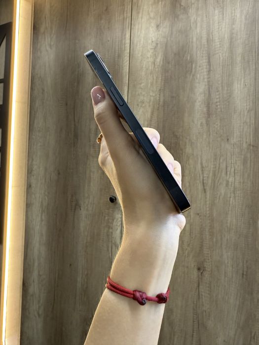 Б/у IPHONE 13 128 Midnight Neverlock Костюшка,5 igrand