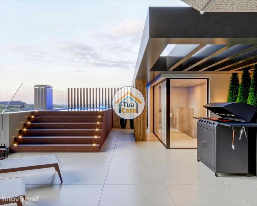 Penthouse de luxo com piscina, elevador privado e vista panorâmica sob