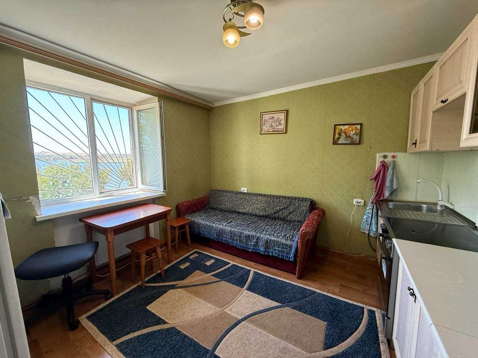 Хорошая 1  комнатная квартира, большая кухня, рядом  озеро