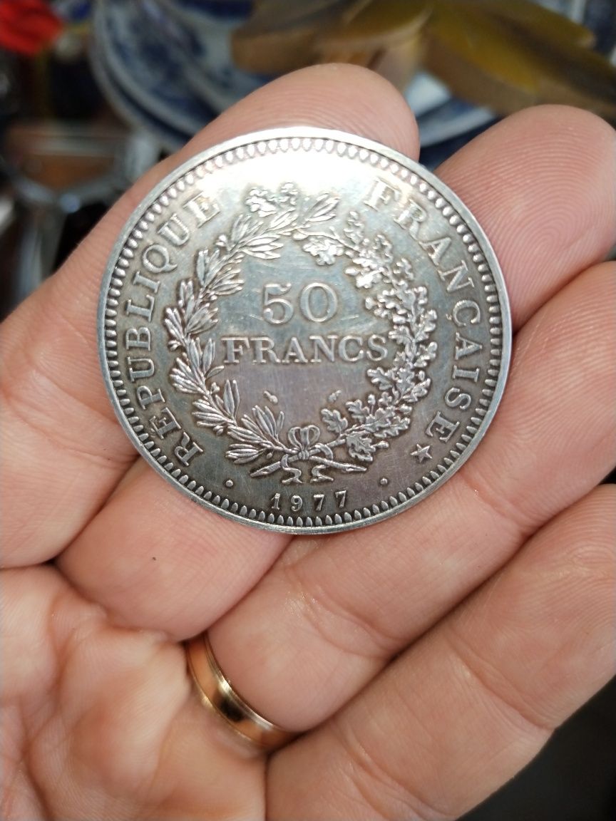 Moeda de 50 francos 1977