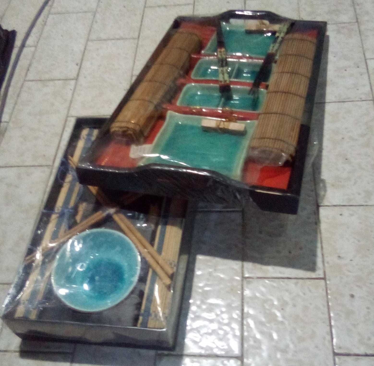 Coleção Oriental com Bandeja contém sushi como ver tudo. Não usados
