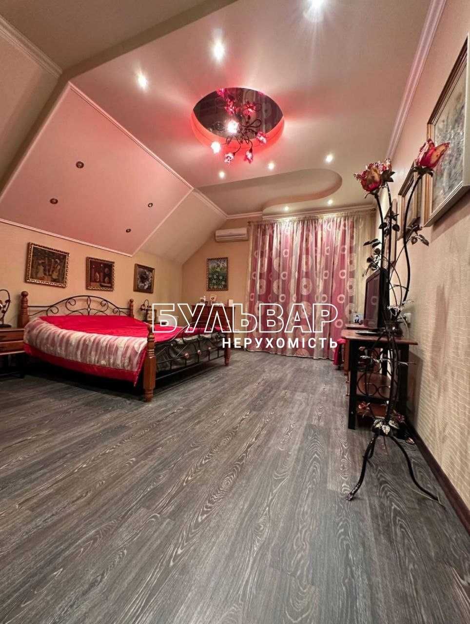 Продам ДОМ 2-х этаж. -  275 м2, Центр, м. Ярослава Мудрого, Пушкинская