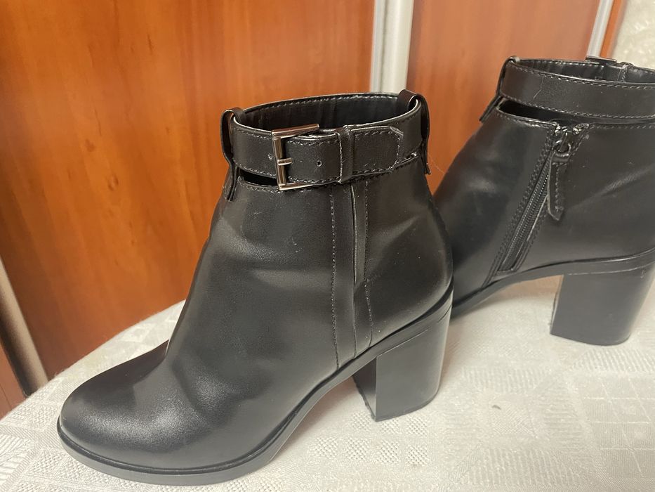 Жіночі бутильони від бренду - Stradivarius