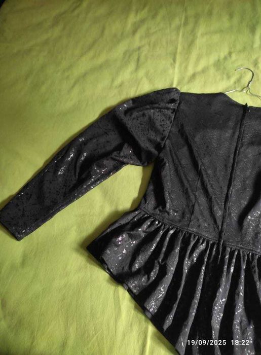 Blusa preta brilhante  de cerimónia tamanho  38