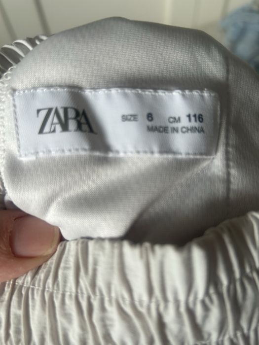 Zara spodnie dresowe rozm 116