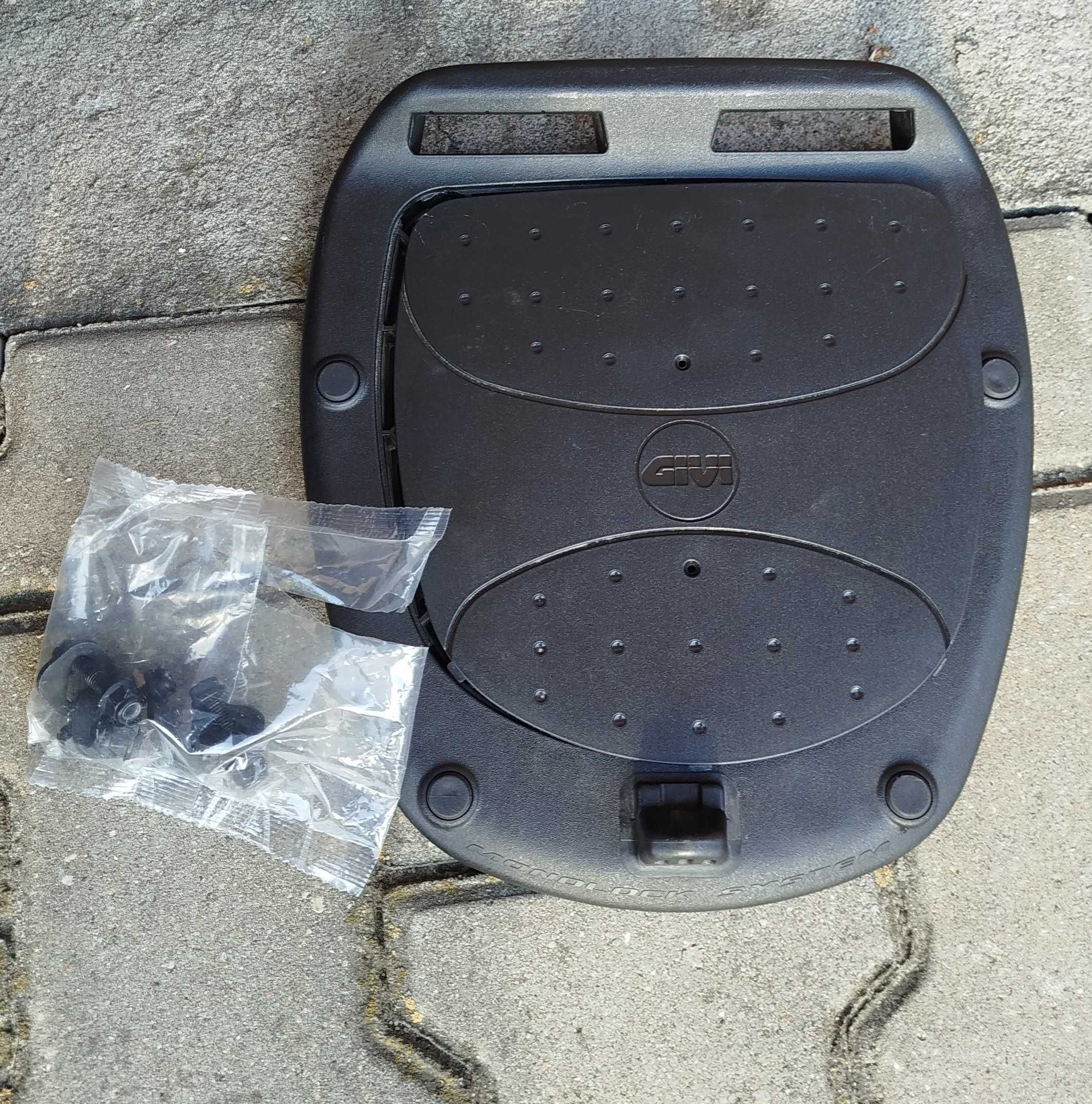 GIVI Kufer centralny, box MONOLOCK (30L)