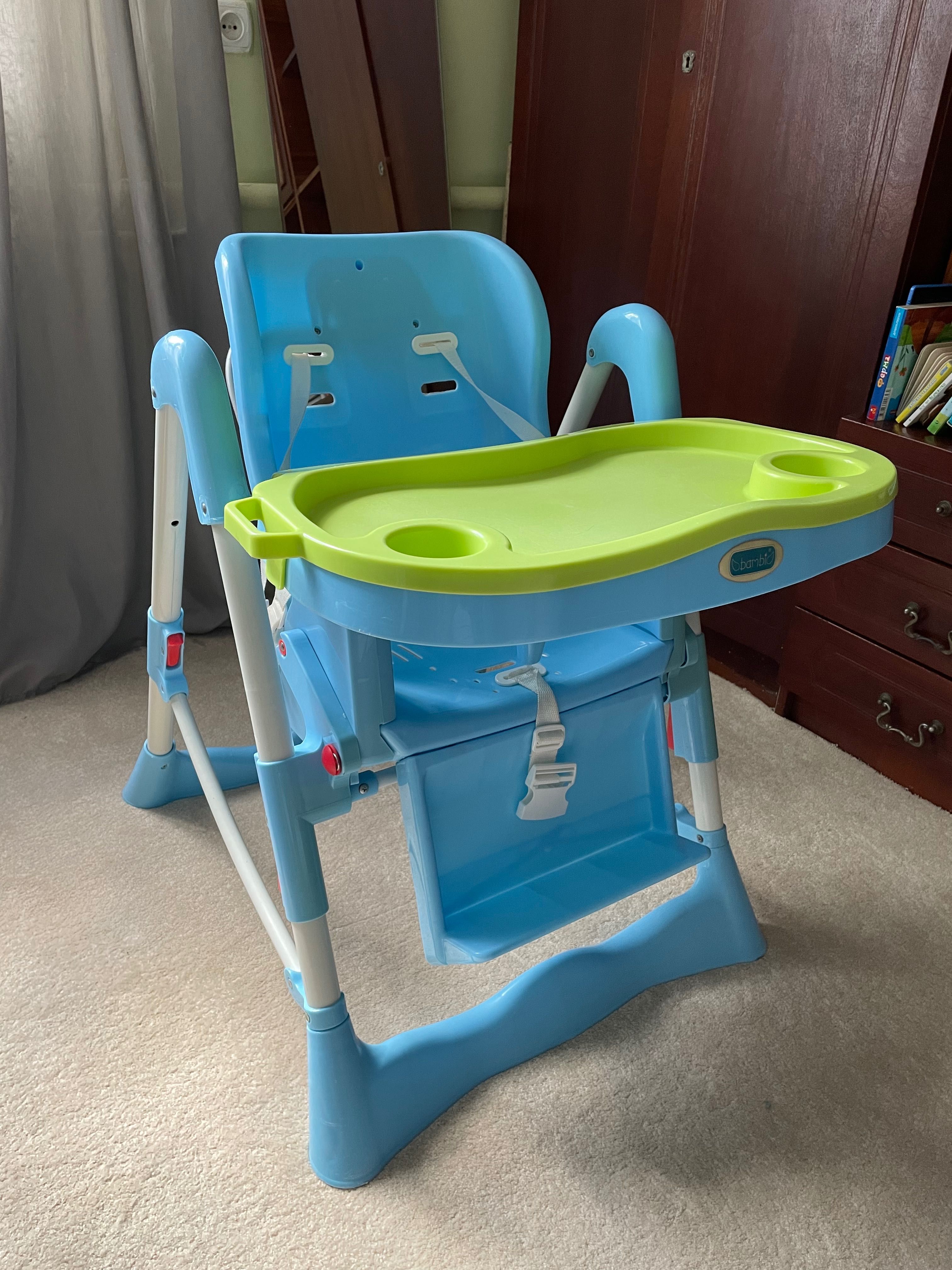 Дитячій стілець для годування