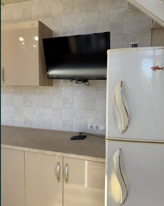 Сдам дом Архитекторская  с ремонтом 4 к 150 м ,место для авто! Киевски