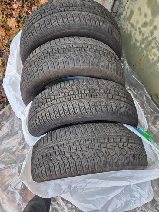 Opony zimowe  235/65 R17 AUSTONE