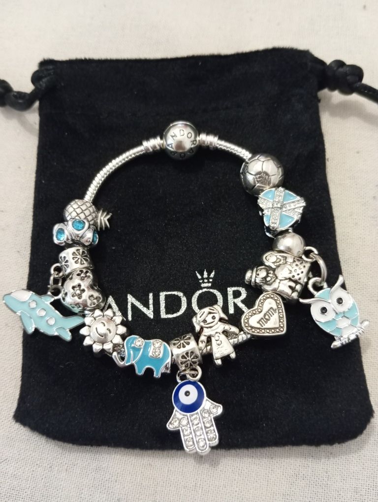 Pulseiras com 13 pingentes
