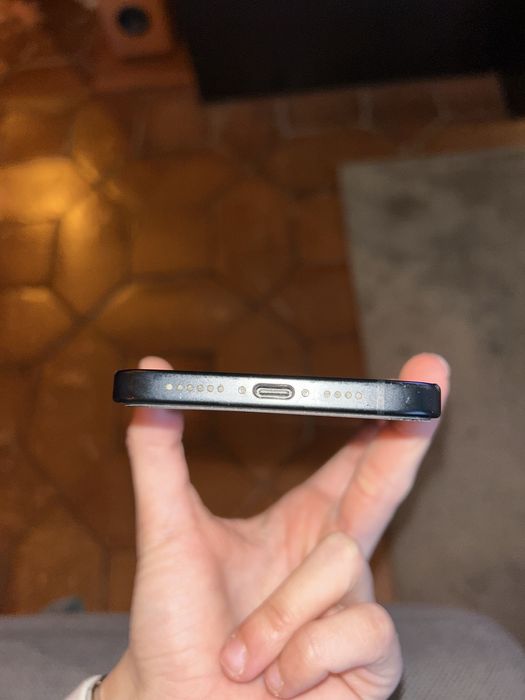 iPhone 15 Plus - Cabo de carregar + 4 capas