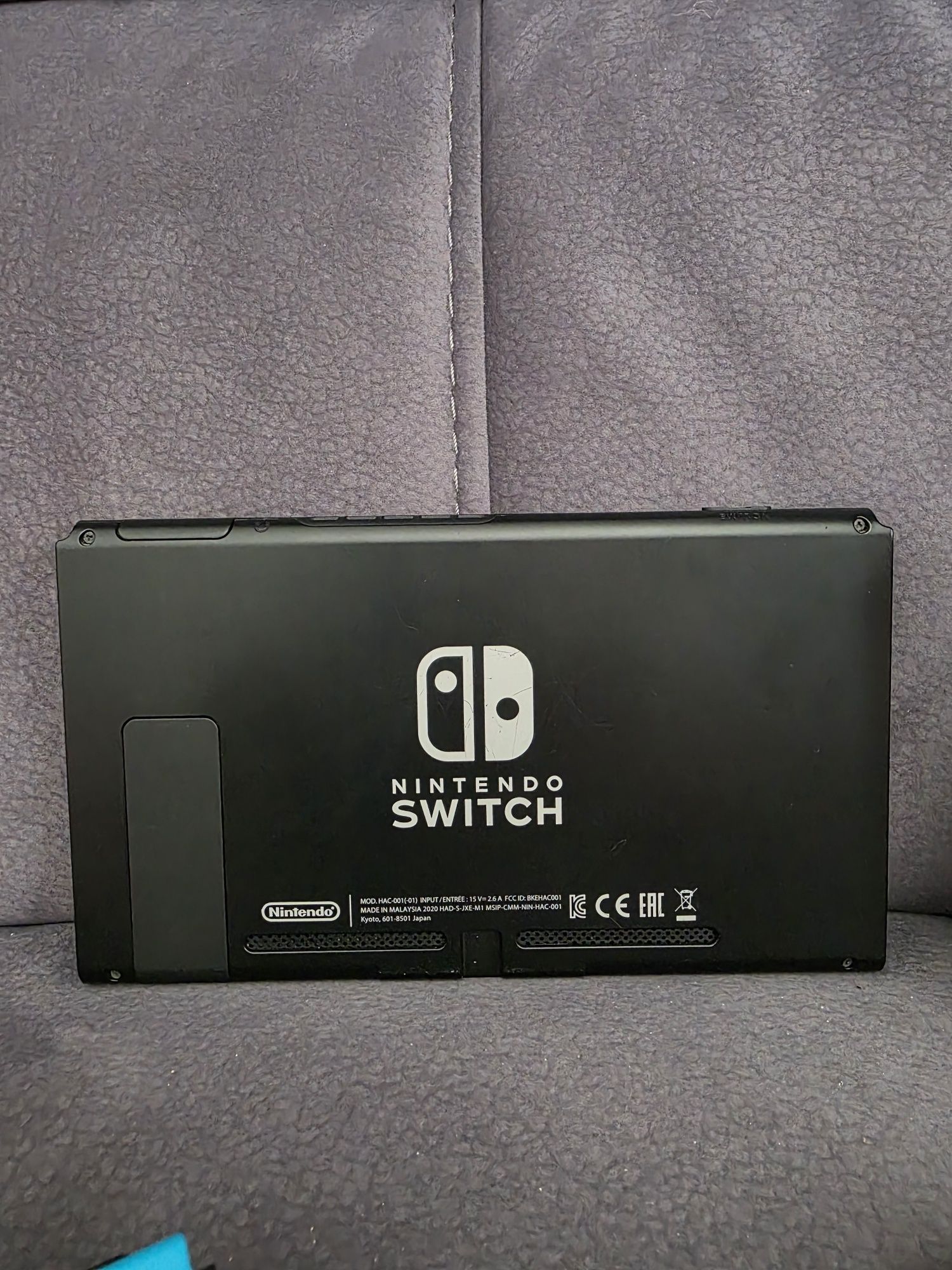 Nintendo Swith v2 plus gry