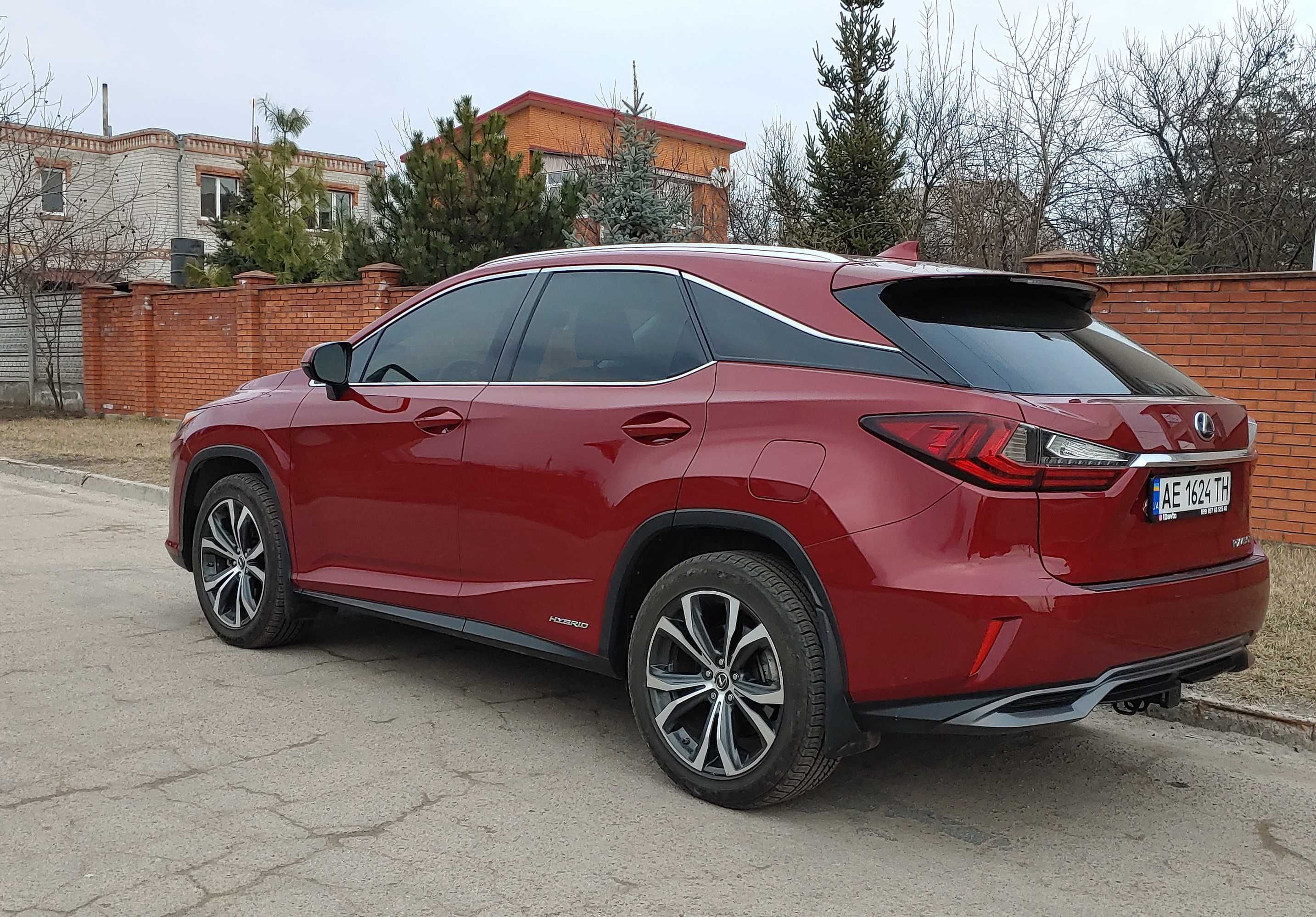 Lexus RX450H hybrid.