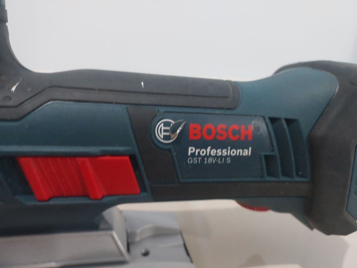 Акумуляторна лобзикова пила Bosch GST 18 V-LI S Professional