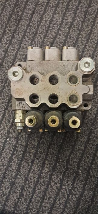 Rozdzielacz hydrauliczny