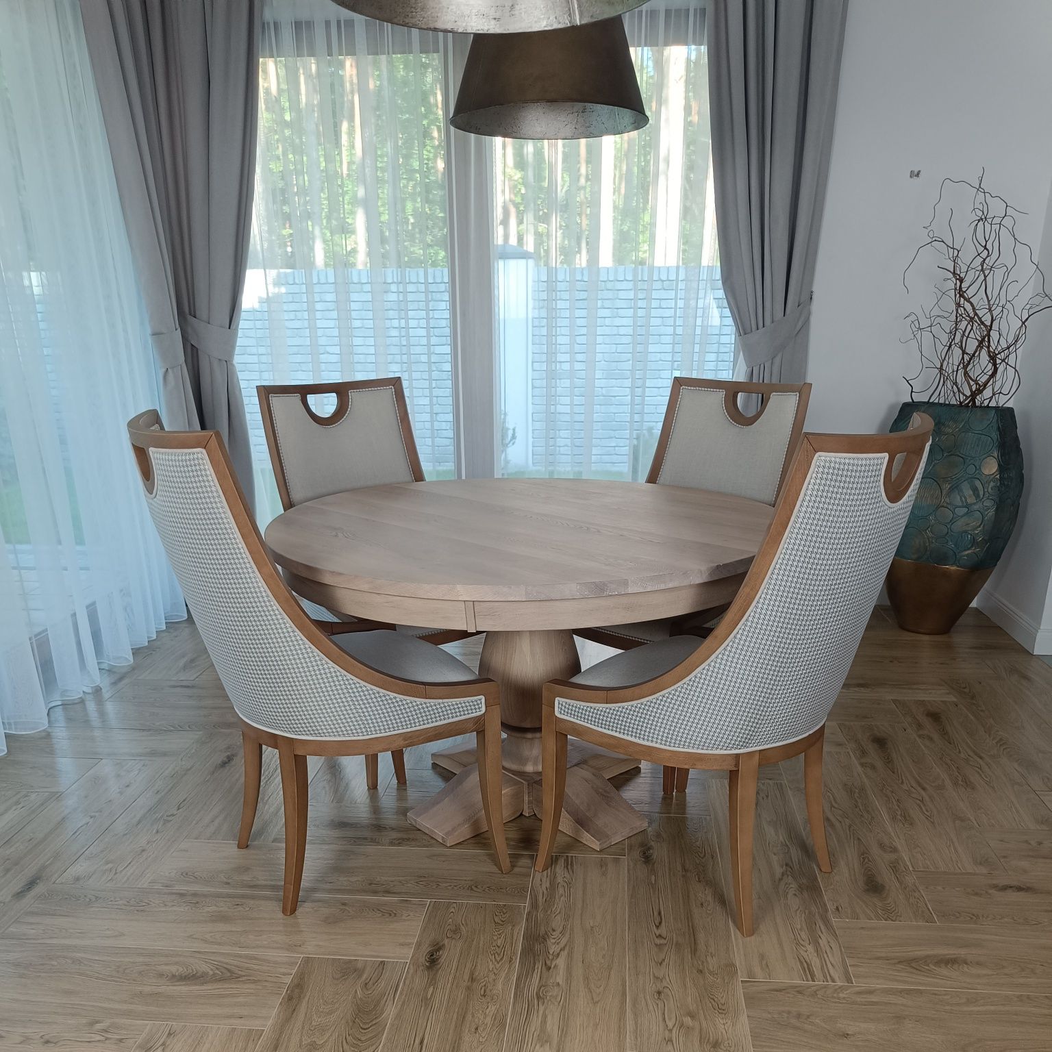 Okrągły stół dębowy model Tulipan lity dąb