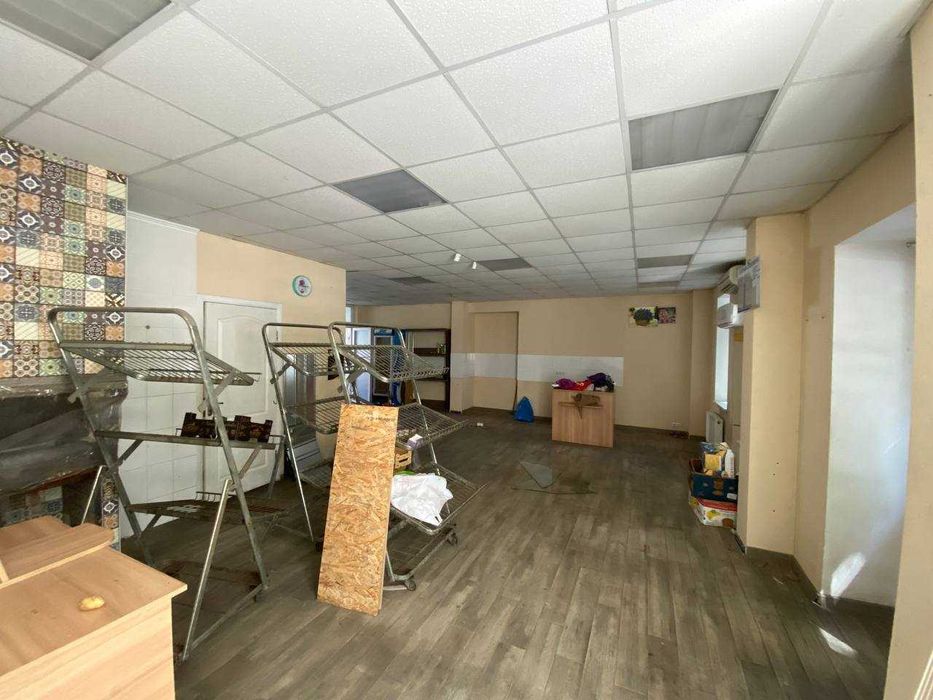 Центр Декабристів торгове приміщення 70 кв.м. прохідняк ремонт