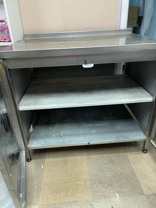 Продам кухонную тумбу из нержавеющей стали