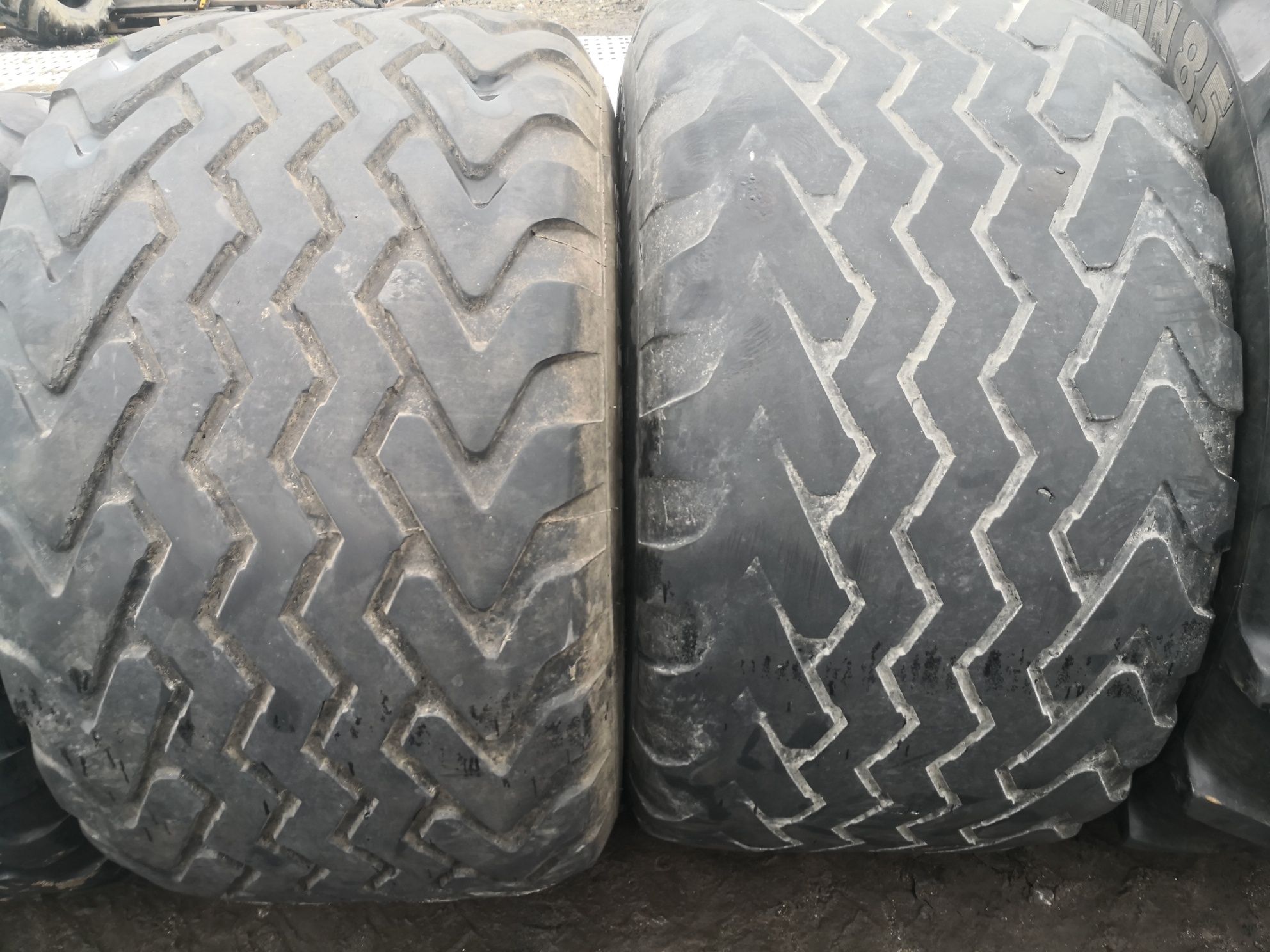 710/50r26.5 vredestein komplet polecam mozliwa sztuka