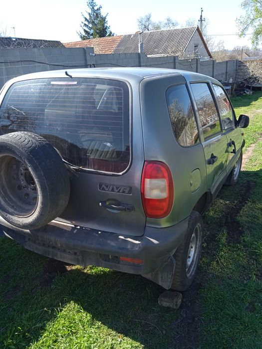 Нива Шевроле. Торпедо консоль в сборе 1000  грн.