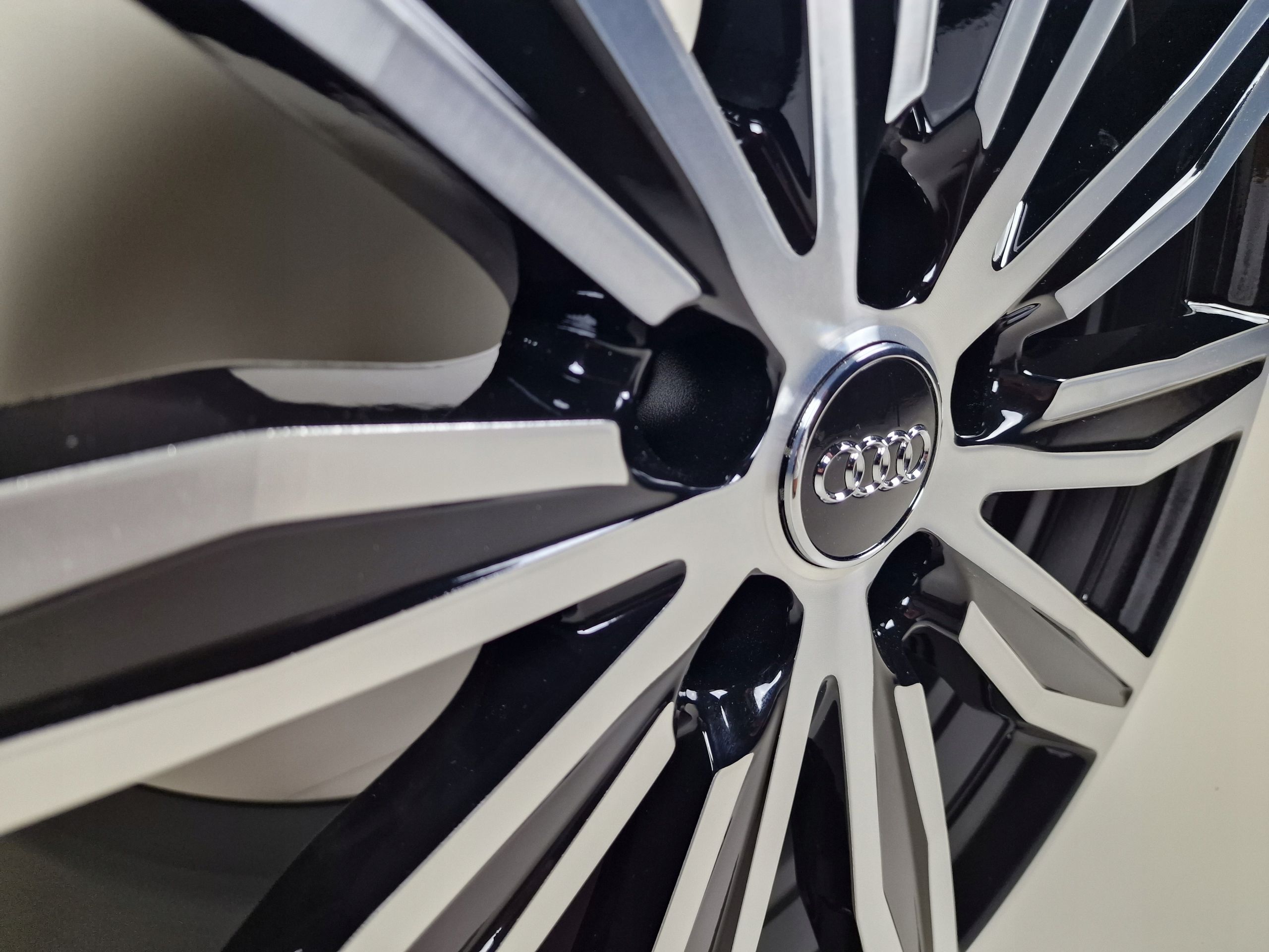 Oryginalne Felgi Audi 19'' A3 A4 A6 A8 Q3 Q5 TT