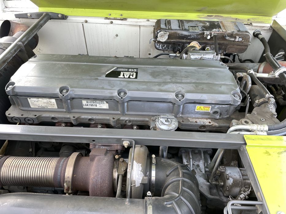 Комбайн CLAAS LEXION 670 2011 Vario750