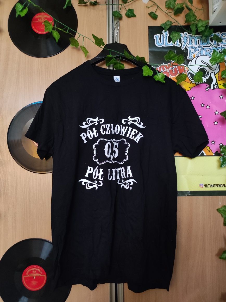 Zabawny T-shirt z napisem idealny na prezent JHK M  pół człowiek pół l