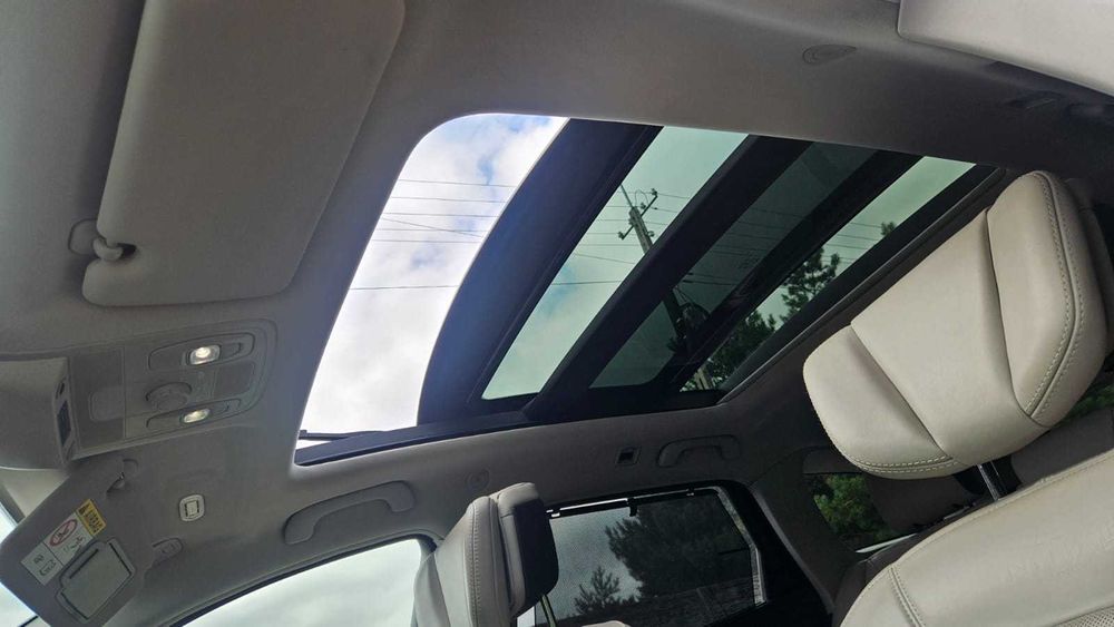 Renault Talisman Initiale Paris fot. skóra grzane wenty, panorama