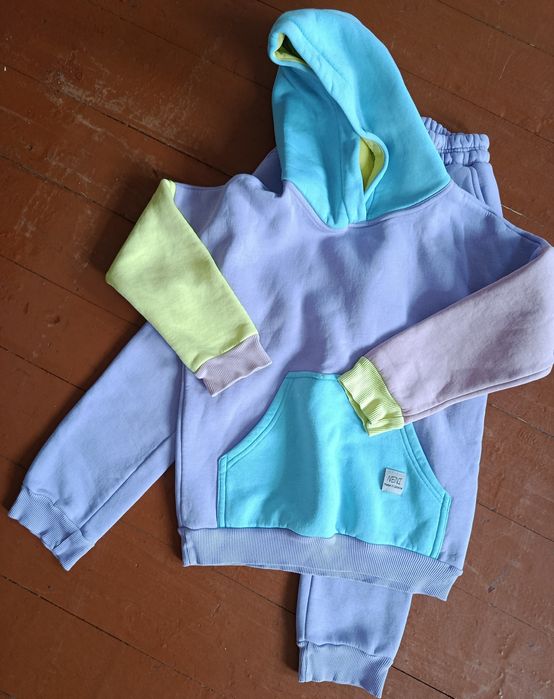 Теплий костюм для дівчинки