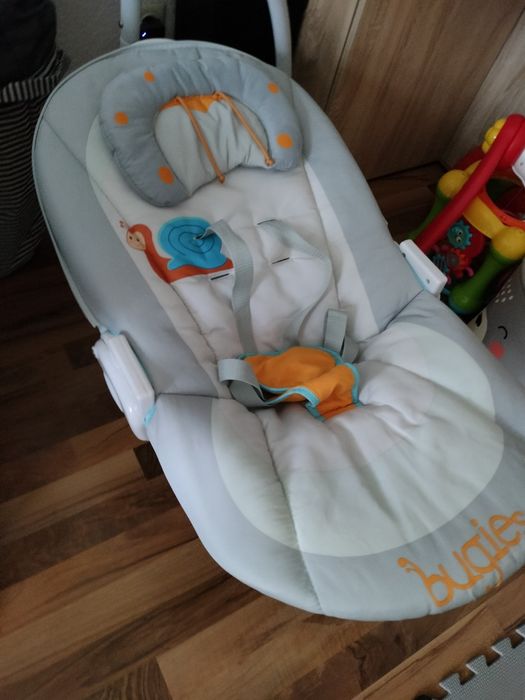 huśtawka niemowlęca elektryczna leżaczek bujaczek caretero