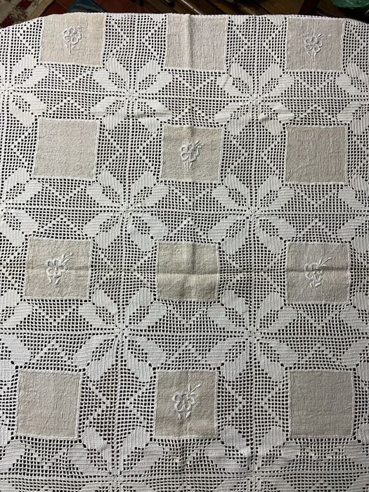 2 Toalhas de mesa novas de renda crochet