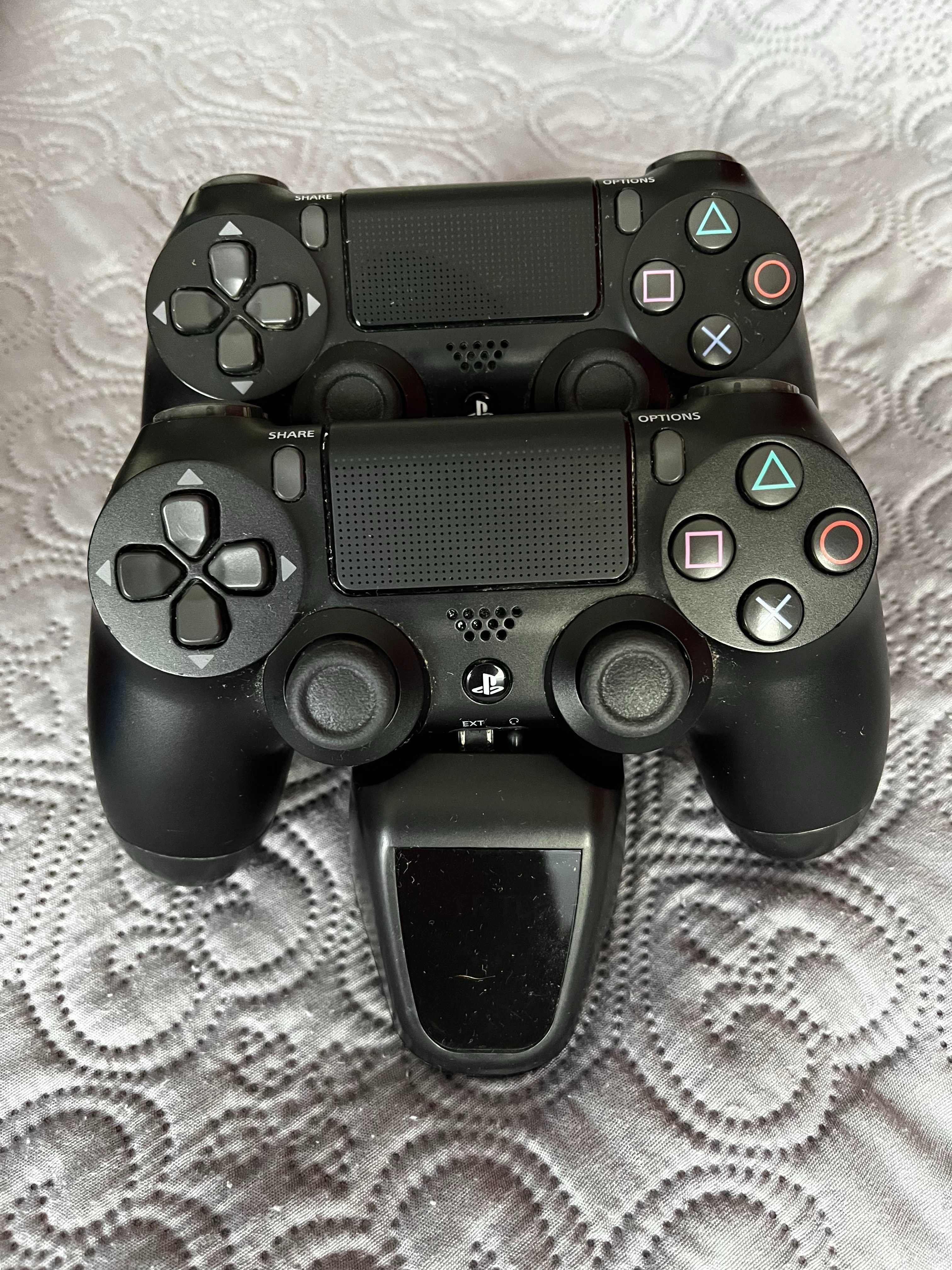 PS4 Pro + 2 Comandos Dualshock 4 + Base + Jogos + Conjunto Mars Gaming
