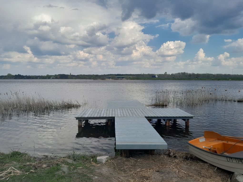 Budowa pomostów drewnianych wbijanie pali